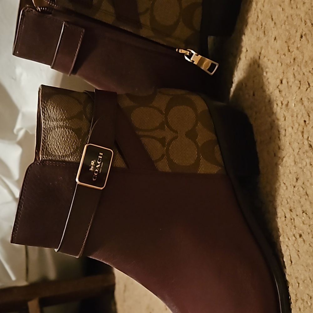 NWOT Coach Dean Booties Leather Boots Brown & Tan Gold Coach Logo Accents! New! - Picture 3 of 11